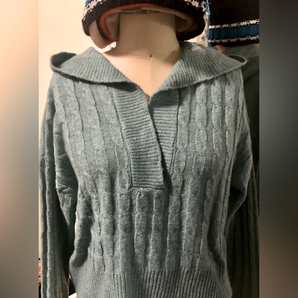 Women’s sweater
